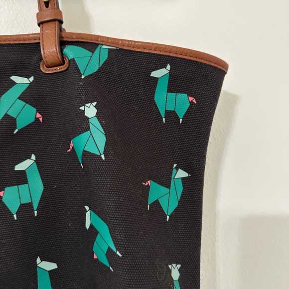 Fossil Origami Llama Print Canvas Shoulder Bag/ Tote - Picture 3 of 11